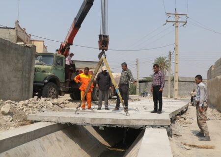 شهردار اهرم خبر داد:آغاز عملیات سرپوشیده کردن کانال خیابان شهید جعفری