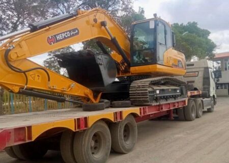 شهردار اهرم خبر داد: خرید یک دستگاه بیل مکانیکی برای شهرداری اهرم