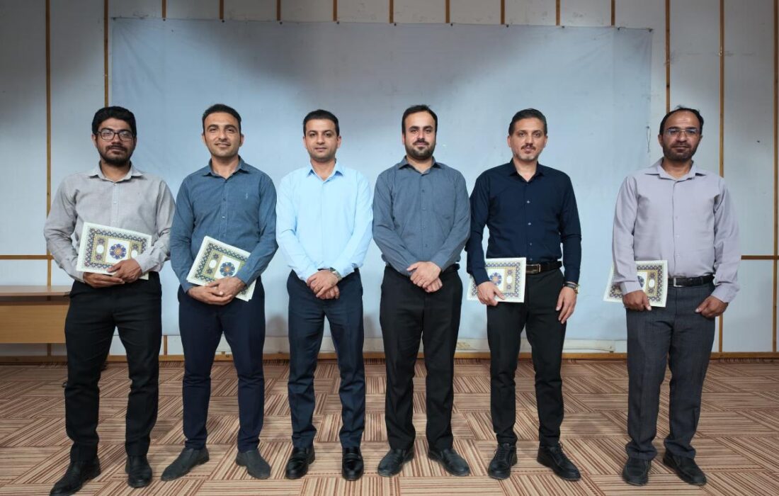 کارمندان نمونه شهرداری اهرم تجلیل شدند 